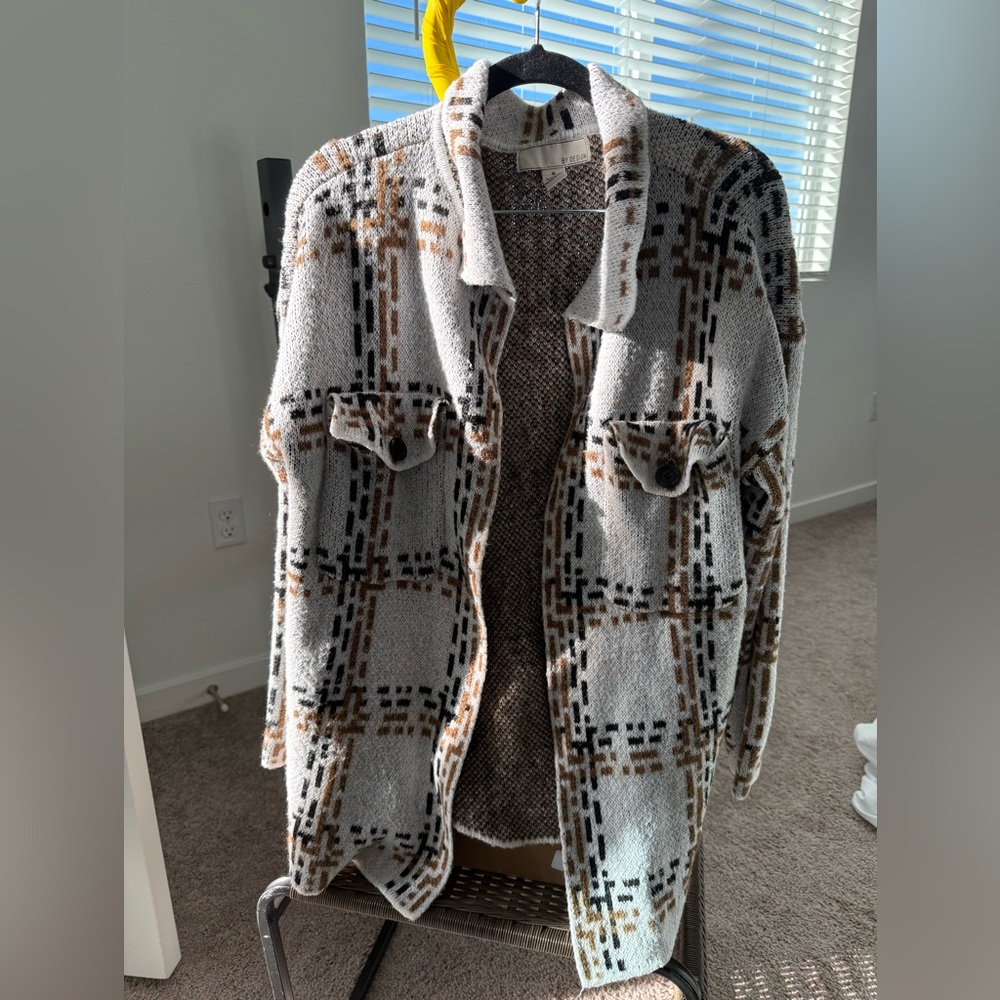 Chic Women's Plaid Cardigan - White and Brown